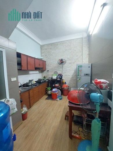Bán nhà Bạch Mai cạnh Chợ Mơ, Sh quay trước nhà, DT37m2, Giá 3.7 tỷ.