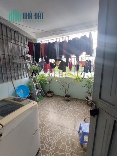 Bán nhà Bạch Mai cạnh Chợ Mơ, Sh quay trước nhà, DT37m2, Giá 3.7 tỷ.