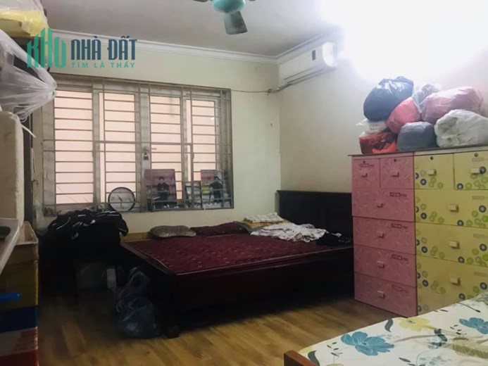 Bán nhà khu phố hiếm Tạ Quang Bửu, Nhà 5 tầng, ngõ cực nông, DT35m2, 3.6 tỷ.