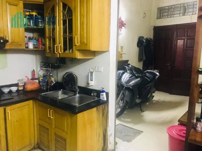 Bán nhà khu phố hiếm Tạ Quang Bửu, Nhà 5 tầng, ngõ cực nông, DT35m2, 3.6 tỷ.
