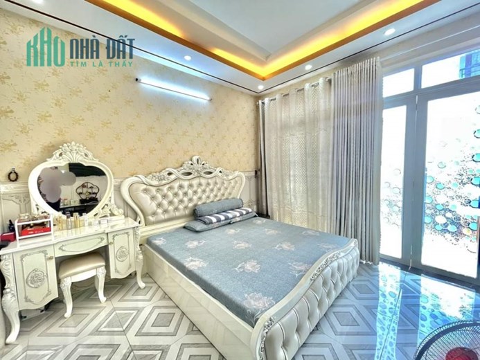Bán Nhà HXH Ny Sư Huỳnh Liên, Tân Bình, 60m2, 5 Tầng Mới, Nội Thất Cao Cấp, Nhỉnh 9 Tỷ TL.