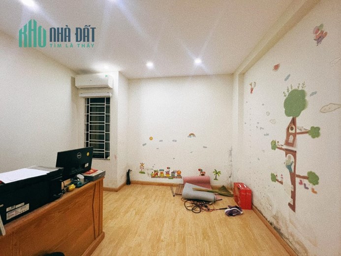 Trung Kính nhà đẹp dân xây, ô tô, 9 ngủ, KD, VP, CCMN, 42m2 giá nhỉnh 6 tỷ