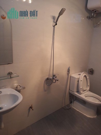 Cho thuê nhà 35 m2 x 2 tầng tại ngõ 26 phố Tư Đình, Long Biên