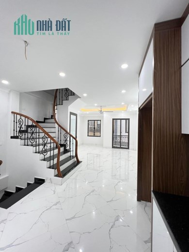 Bán nhà Lĩnh Nam - Hoàng mai  nhà mới xây 48m2*5 Tầng giá 4.39 Tỷ