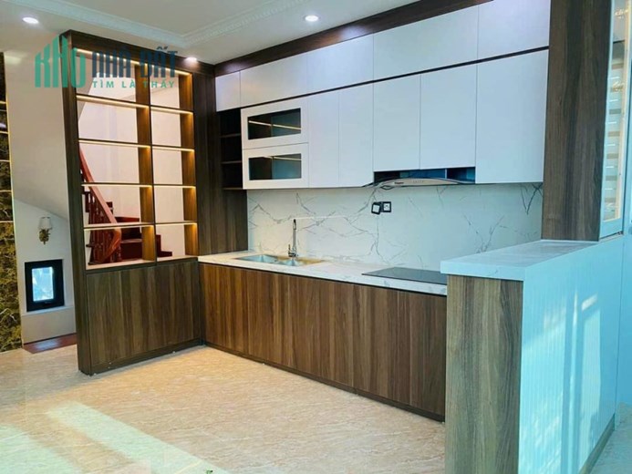 BÁN NHÀ 6 TẦNG THANG MÁY NGỌC THUỴ DÂN XÂY ĐẦY ĐỦ NỘI THẤT NGÕ Ô TÔ 7 CHỖ 7.15 TY