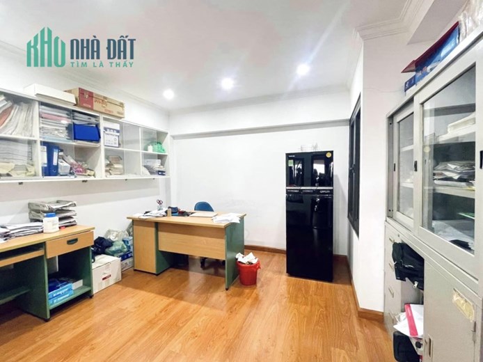 Bán nhà mặt phố Nghi Tàm,40m2 x 4Tầng, kinh doanh sầm uất, giá 10.2 tỷ 0969693855.