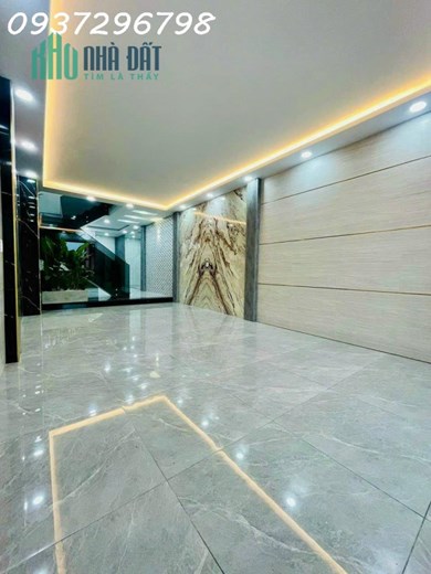 Bán nhà siêu to giá siêu rẻ (4,2x18) tại đường lạc long quân p5 quận 11.Giá 5 tỷ 980 triệu