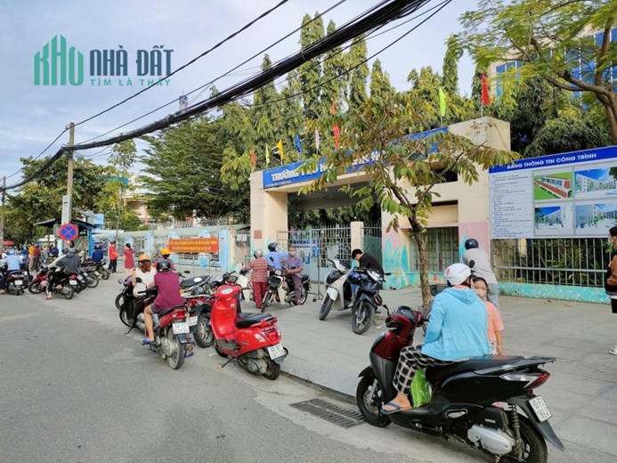 BÁN LỖ 100TR mảnh đất 963m2 thổ cư, Giá 290TR/Lô vị trí ngay Chợ, sát QL13
