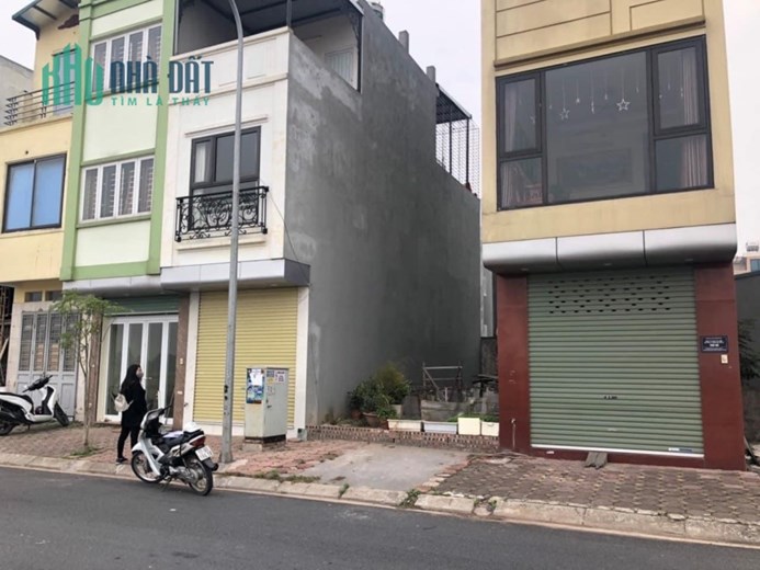 Chính chủ cần bán:
Đất tái định cư Giang Biên- Long Biên