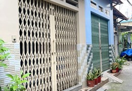 Cho thuê nhà 2 tầng hẻm 125 Nguyễn Thị Tần P2Q8 - Giá : 11 Triệu