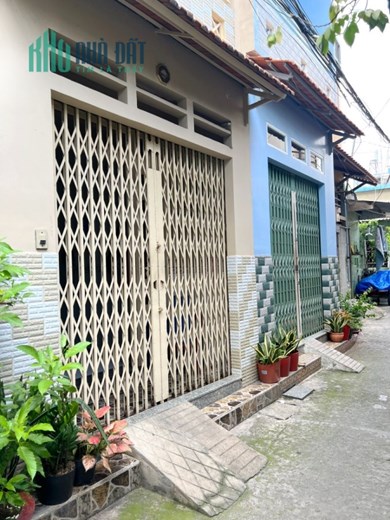Cho thuê nhà 2 tầng hẻm 125 Nguyễn Thị Tần P2Q8 - Giá : 11 Triệu