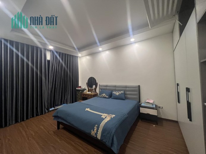 Bán ngôi nhà 74m2 phố Âu Cơ, Tây Hồ Gara Ô tô Thoáng vĩnh viễn Kinh doanh đa dạng 9.3 Tỷ