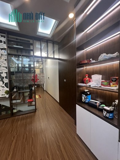Bán căn nhà 76m2 phố Âu Cơ, Tây Hồ Ngõ 2 Ô tô thông Vỉa hè rộng Kinh doanh đỉnh cao 9.4 Tỷ