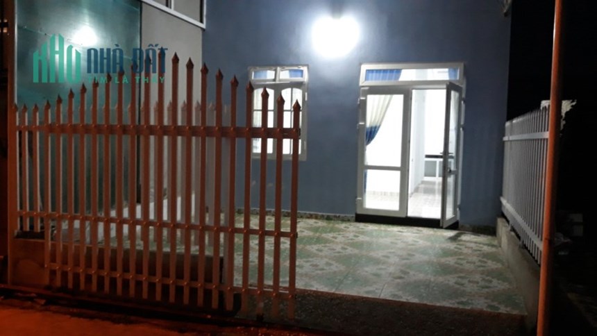 Cần bán gấp Nhà giá rẻ hẻm xe hơi đường Trương Văn Hoàn, Đà Lạt giá 2.45 tỷ