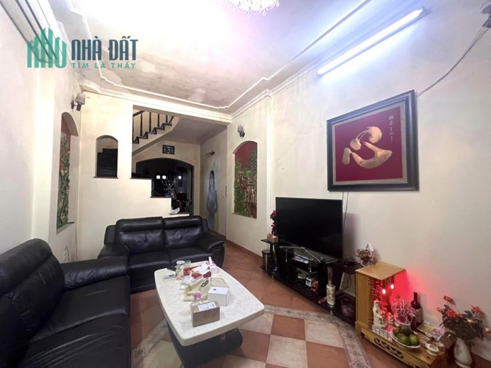 Nhà  phố 8-3 Hai Bà Trưng 81m2*5 Tầng giá 8.8 Tỷ