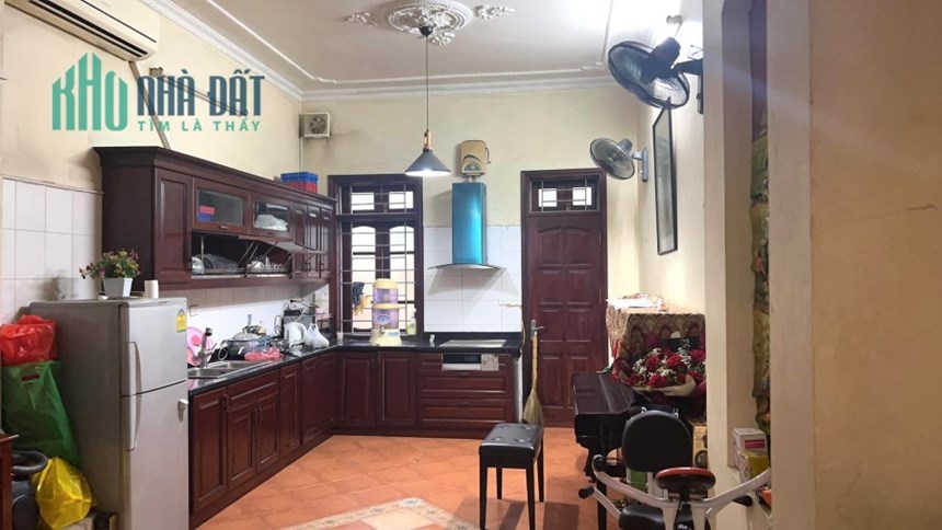 Nhà  phố 8-3 Hai Bà Trưng 81m2*5 Tầng giá 8.8 Tỷ