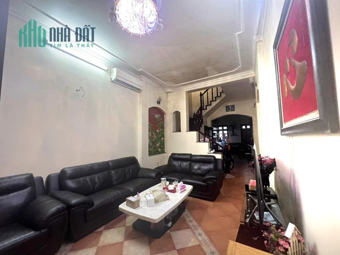 Nhà  phố 8-3 Hai Bà Trưng 81m2*5 Tầng giá 8.8 Tỷ