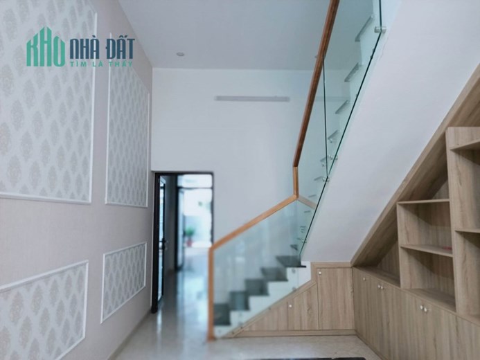 Bán nhà 2 tâng mới xây trung tâm phường Trường Thi