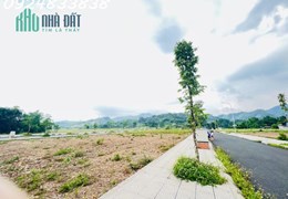 Chính chủ bán lô đất rất đẹp 125,9m2; 2 mặt tiền; 3 mặt thoáng; tại Thị trấn Đà Bắc
