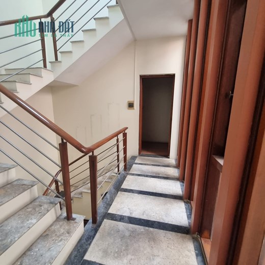 Bán nhà 96m2 phố Âu Cơ, Tây Hồ Chủ tự xây 6 phòng 10m Ô tô phi 10.3 Tỷ