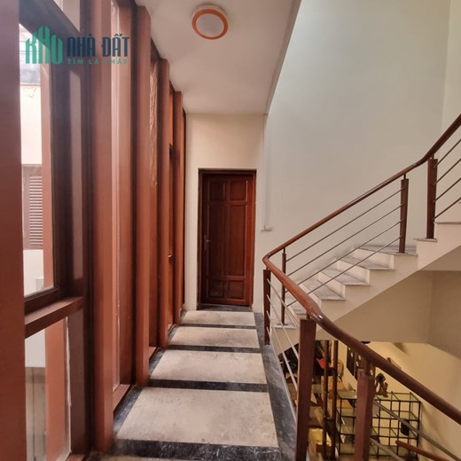 Bán nhà 99m2 phố Âu Cơ, Tây Hồ Chủ tự xây 6 phòng Ô tô tránh 10m 10.2 Tỷ
