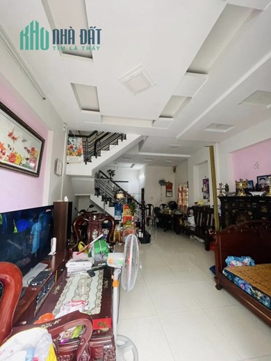 Bán nhà mặt tiền Lý Tuệ, Tân Phú, 65m2, ngang hơn 5m, 2 tầng, chỉ 5.8 tỷ TL