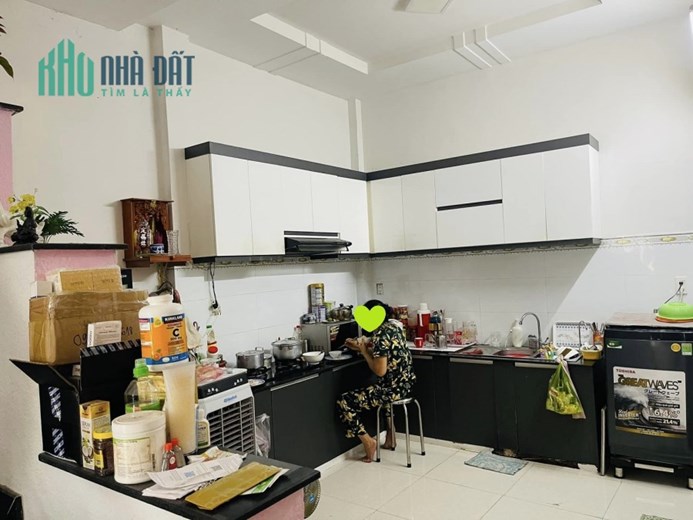 Bán nhà mặt tiền Lý Tuệ, Tân Phú, 65m2, ngang hơn 5m, 2 tầng, chỉ 5.8 tỷ TL