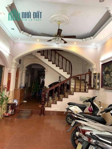 Nhà phố Nguyễn Sơn, vỉa hè oto tránh đỗ, kinh doanh nhộn nhịp, 92m2x5t, mặt: 5m, 16 tỷ