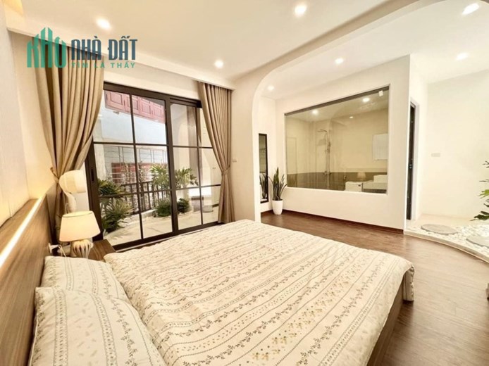 BÁN NHÀ NGUYỄN CHÍ THANH, 30M CÓ BÃI GỬI XE Ô TÔ, GẦN CHỢ 55M 6.9 TỶ