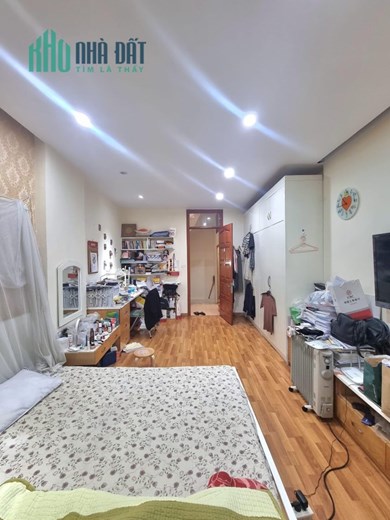 Bán nhà Hai Bà Trưng, gần phố, ở ngay, lô góc, 48m2, giá chào 5 tỉ 2