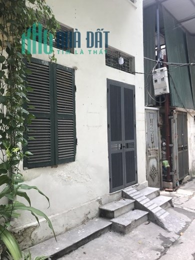 Bán nhà nhỏ ở một ngõ rất to, sát công viên trung tâm Đống Đa, ô tô đỗ cửa, hơn 3 tỷ