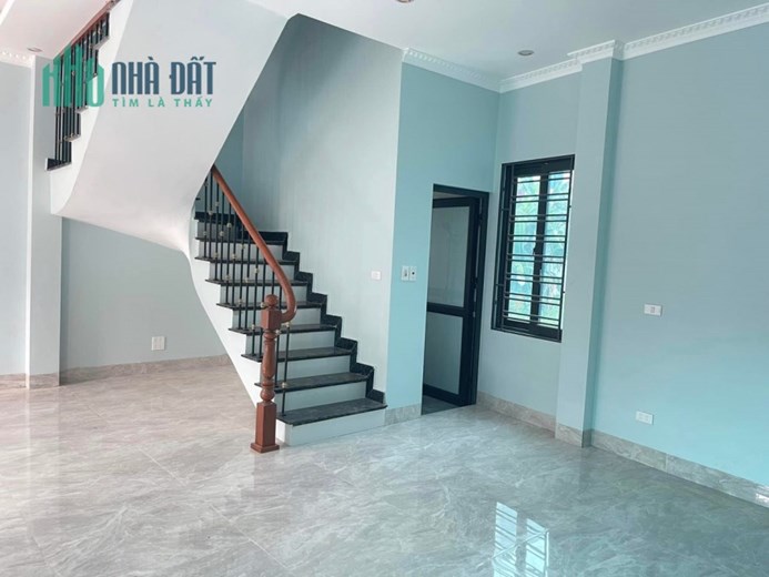 Chỉ 2,85 tỷ có căn nhà 3 tầng mới đẹp long lanh mặt tiền khủng có sân để xe ô tô, Vân Trì, Đông Anh.