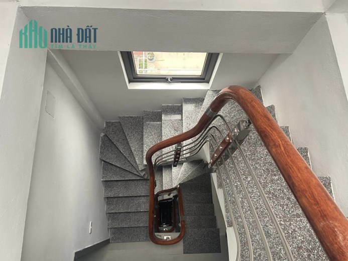 CCMN Khương Đình Q Thanh Xuân 70m2 x 8 tầng thang máy 16p full đồ Doanh thu 1,1 tỷ.Sổ phân lô đẹp.