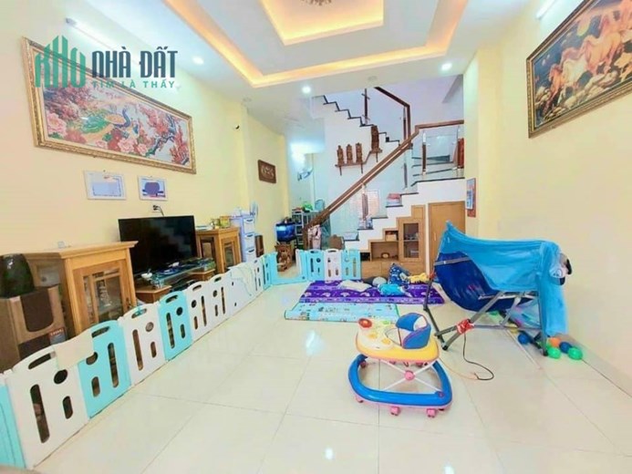 bán nhà quận 9 giá rẻ, 4.5 tỷ, SHR, gọi 0933660119 gặp Hoài quận 9 thương lượng giá tốt
