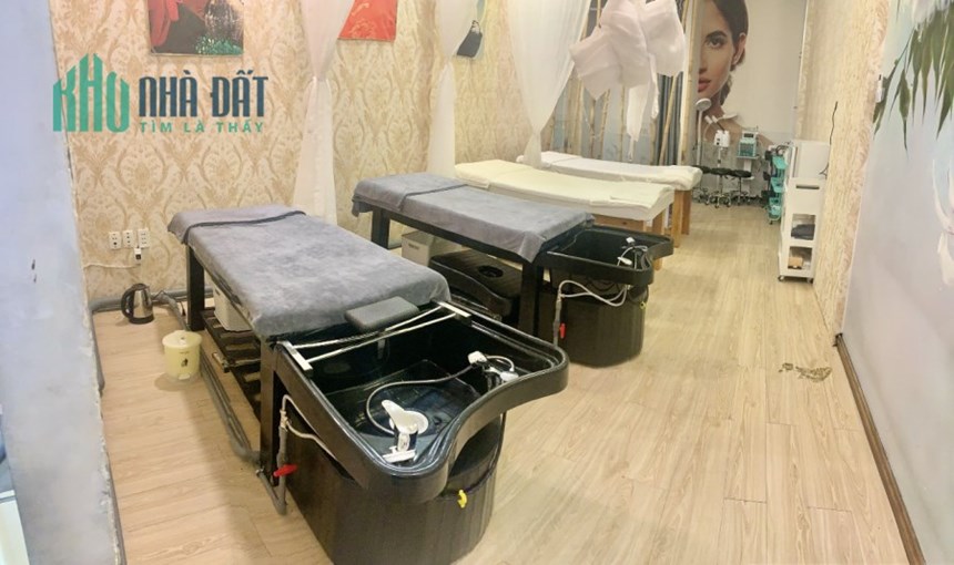 Sang gấp tiệm gội đầu – spa tại 2E/2 Đề Thám, P. Cầu Ông Lãnh, Quận 1 , Liên hệ: 0901840371
