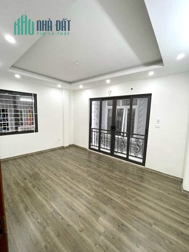 Bán nhà Tân Mai, 55m x 4 tầng, 5.2 tỷ, lô góc, ô tô đỗ cổng