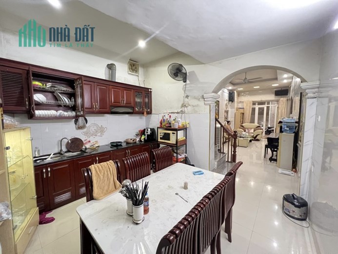 Ô TÔ - KINH DOANH NGÀY ĐÊM - VÀO Ở NGAY - HOÀNG MAI - CHỈ 4,5TỶ