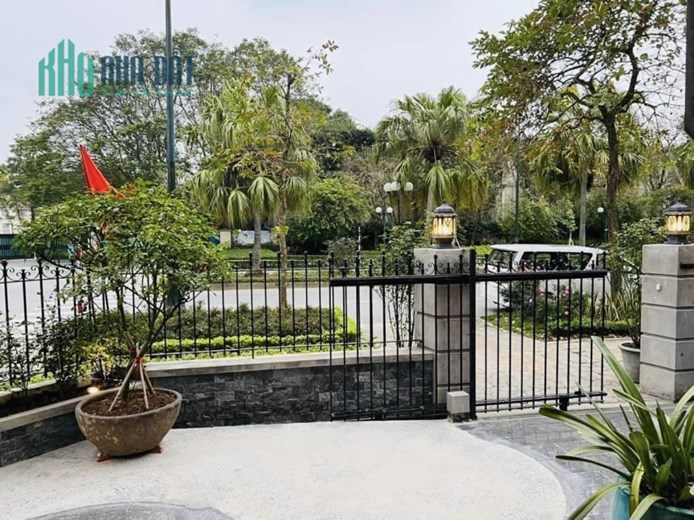 BÁN BIỆT THỰ KĐT CIPUTRA (TÂY HỒ) - MẶT ĐƯỜNG CHÍNH KĐT ngay cạnh đường Nguyễn Văn Huyên kéo dài -
