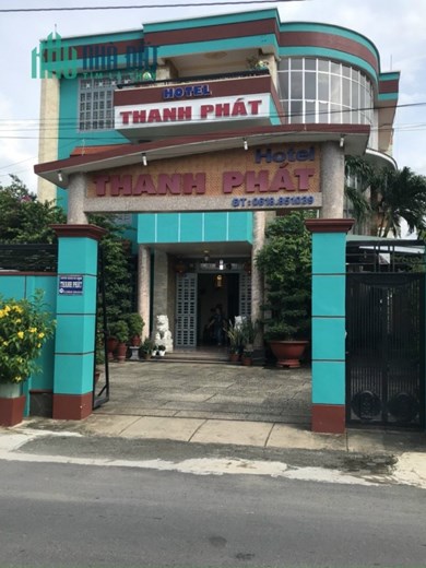 Bán khách sạn 42 phòng hơn 800m2 MT đường lớn Hoàng Minh Chánh, xã Hóa An, 35 tỷ. Lh:0909607088.