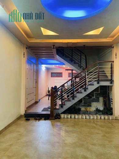 BÁN NHÀ ĐẸP, VIEW HỒ TÂY - PHÂN LÔ Ô TÔ ĐỖ CỬA - 2 THOÁNG - SỔ ĐẸP.