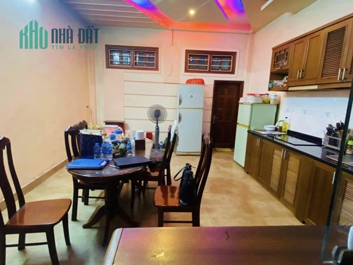 BÁN NHÀ ĐẸP, VIEW HỒ TÂY - PHÂN LÔ Ô TÔ ĐỖ CỬA - 2 THOÁNG - SỔ ĐẸP.