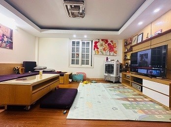 NHÀ ĐẸP PHÂN LÔ, DÂN XÂY - TRUNG TÂM CẦU GIẤY, TÂY HỒ - GẦN Ô TÔ TRÁNH - 45M2, 5T, NHỈNH 5 TỶ