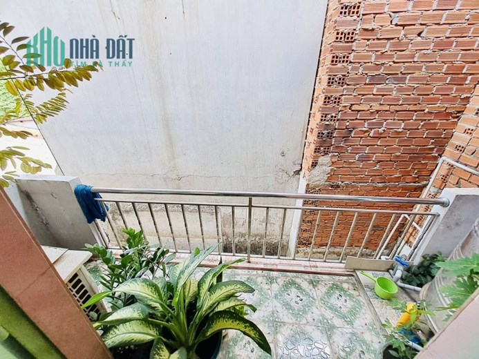 SÁT TÂN PHÚ - 46M 2 TẦNG NỞ HẬU 4 PN CHỈ 3 TỶ