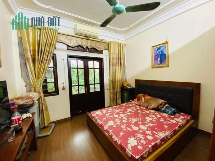 Trung Kính phố, Bán Nhà ĐẸP, sống An lành, gần Ô tô. Tặng full đồ. 48m2, hơn 6 tỷ.