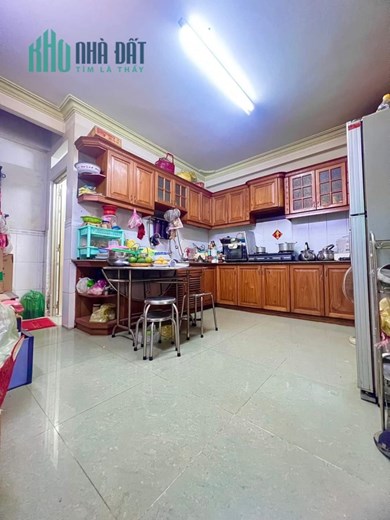 Bán Nhà Thoại Ngọc Hầu, Mặt Tiền Kinh Doanh Tốt, Khu Cao Tầng, 4.2 x 15 x 5 Tầng, Chỉ 7 Tỷ