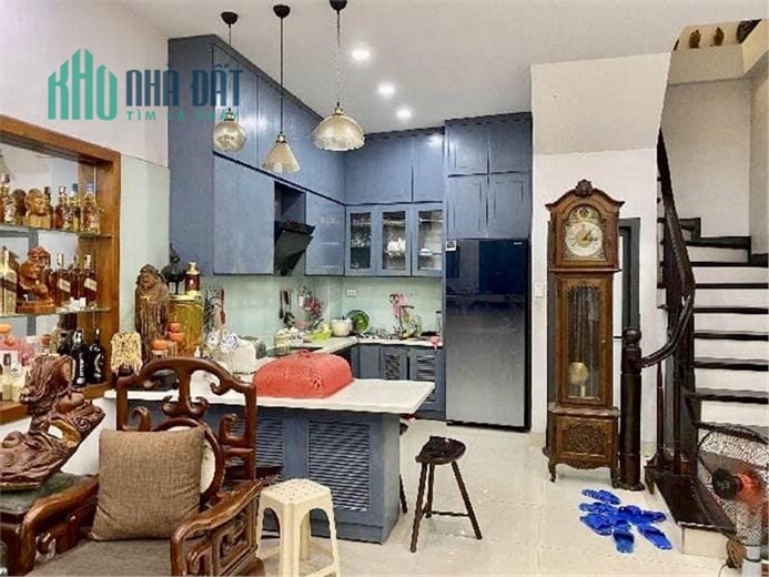 Bán nhà Nguyễn Văn Cừ, Long Biên. 77m, mt: 4,7. Nhỉnh 6 tỷ.