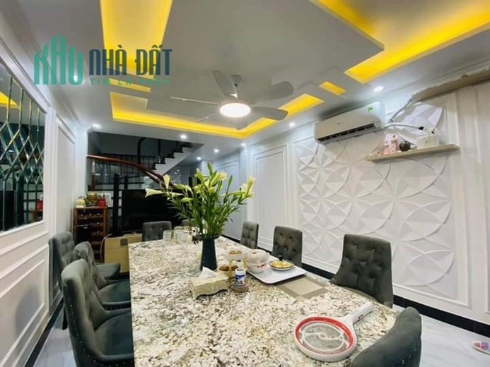 Tuyệt đẹp 4PN khép kín ở ngay 136 Cầu Diễn 35.2m2 5 tầng 3.1tỷ