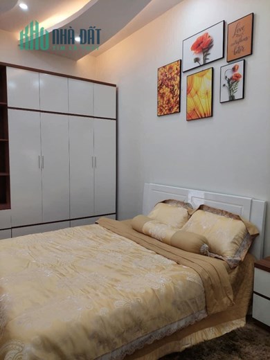 BÁN NHÀ HÀO NAM, 50m2x 5T, MT 5m, Ô TÔ ĐỖ CỬA, KINH DOANH, CHỈ NHỈNH 4 TỶ