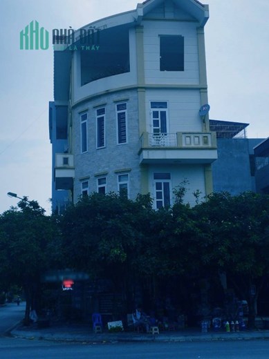 TOÀ GÓC VĂN PHÒNG CAFÉ  GIÁ NHỈNH 8 TỶ
