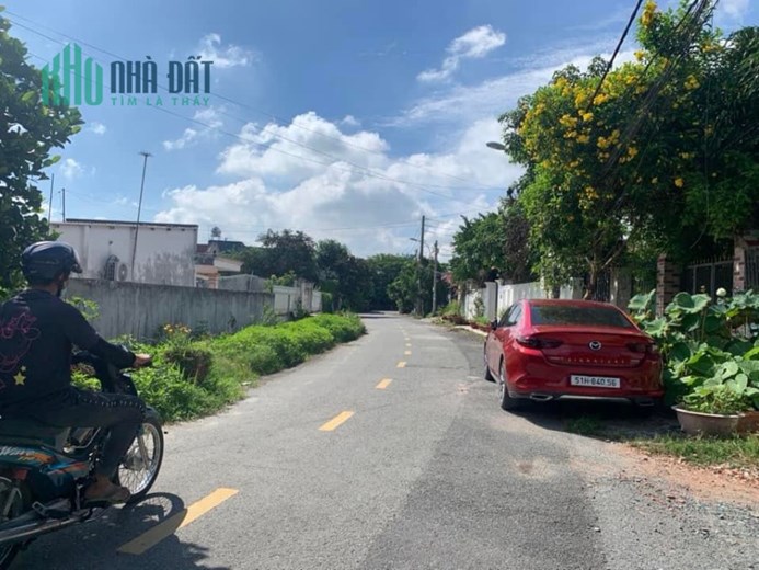 Cần bán nhà mặt tiền đường Tân Hiệp 10 , dt 143m2 , thành phố Hócmôn , giá chỉ 4 tỷ 199 